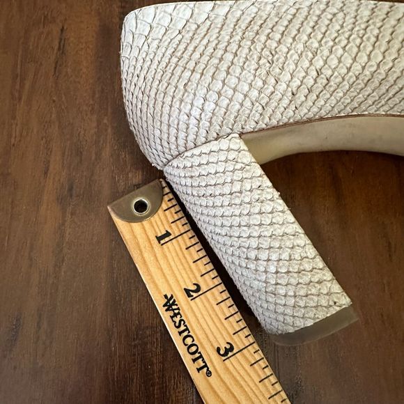 M. GEMI Lustro Snakeskin Pointed Toe Pump Heels Cream Leather - Picture 14 of 14